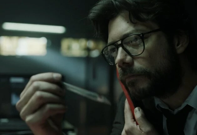 Изображение из 1 сезона сериала Бумажный дом