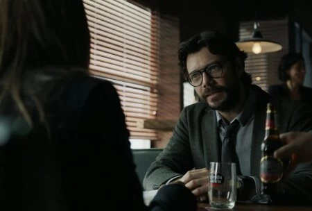 Кадр из сериала Бумажный дом